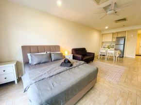 Crown8 Suite (Sunrise & City View)@Empire City